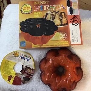 VTG Nordic Ware Bundt Fiesta Party Pan heavy cast aluminum Tangerine Box mcm GUC